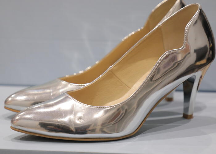 Grajewo ogłoszenia: Sprzedam piękne srebrne szpilki,  rozmiar 40 ( 39 zależy od...